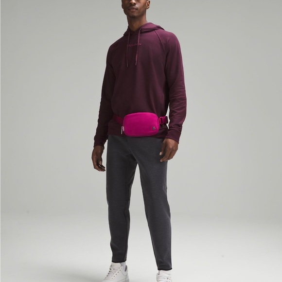 Lululemon Everywhere Belt Bag 1L- Wild Berry - Picture 9 of 9